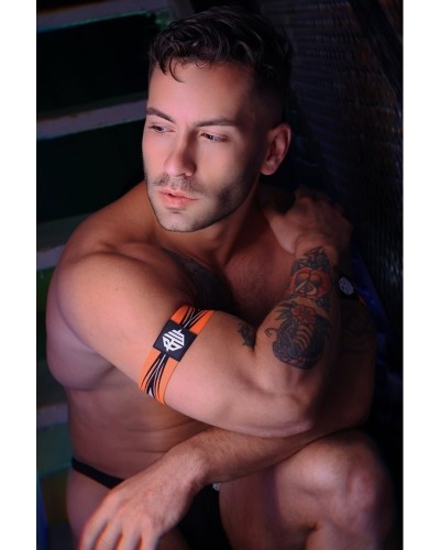 Brassards Circuit Breaker Orange neon x2 sextoys et accessoires sur La Boutique du Hard