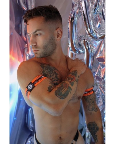 Brassards Circuit Breaker Orange neon x2 sextoys et accessoires sur La Boutique du Hard