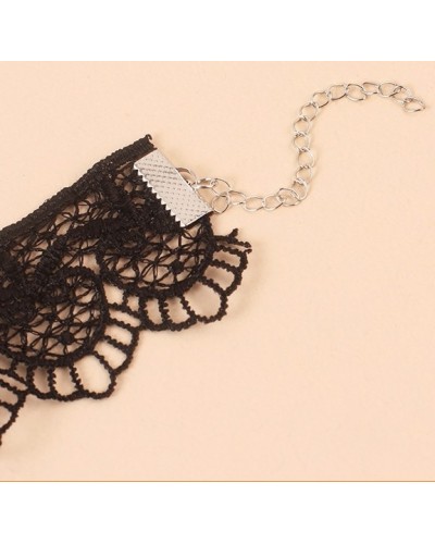 Ras de cou Triple Lace Noir sur la Boutique du Hard